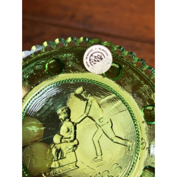 Vintage Pairpoint Glass Cup Plate Green Sandwich Skaters W/Original Box & Notes - Picture 6 of 8